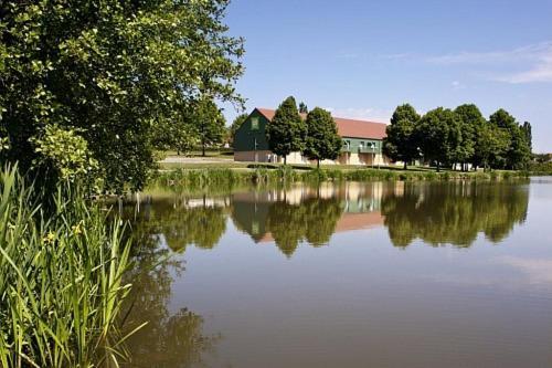 Отель Ibis Styles Bourbon Lancy Экстерьер фото