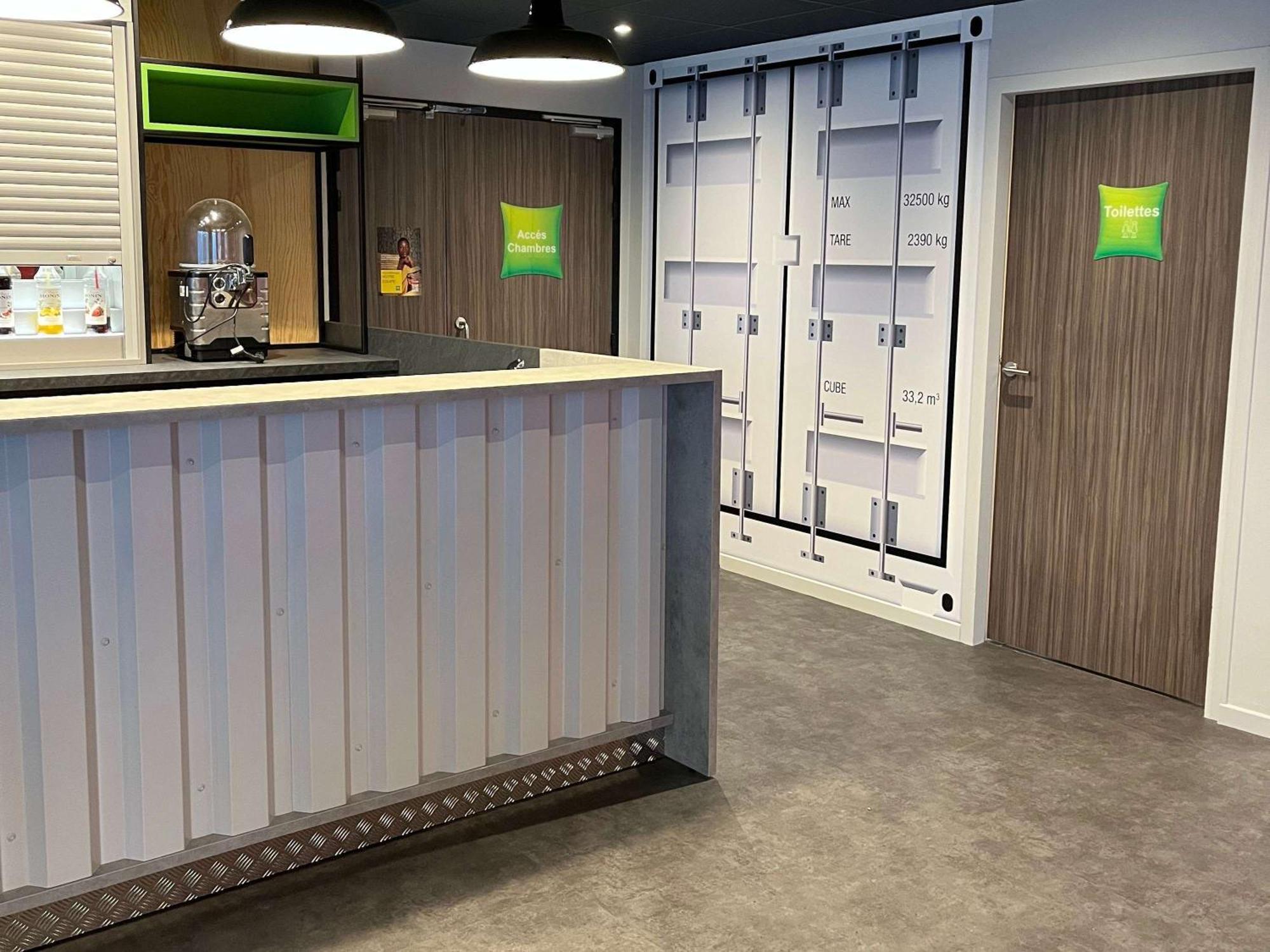 Отель Ibis Styles Bourbon Lancy Экстерьер фото