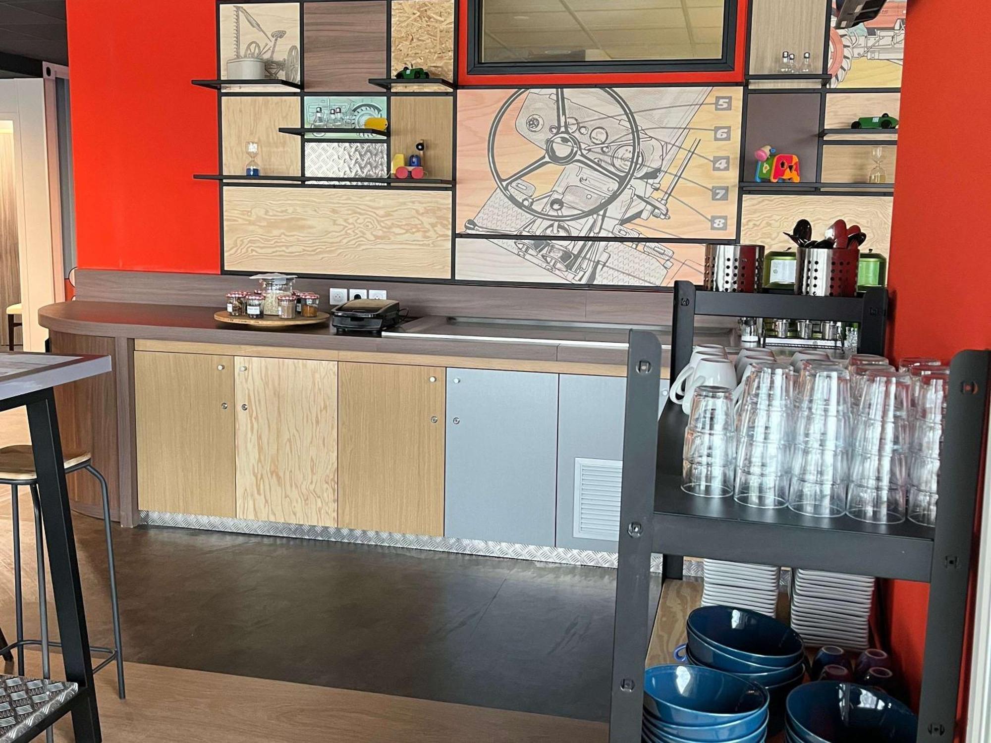 Отель Ibis Styles Bourbon Lancy Экстерьер фото
