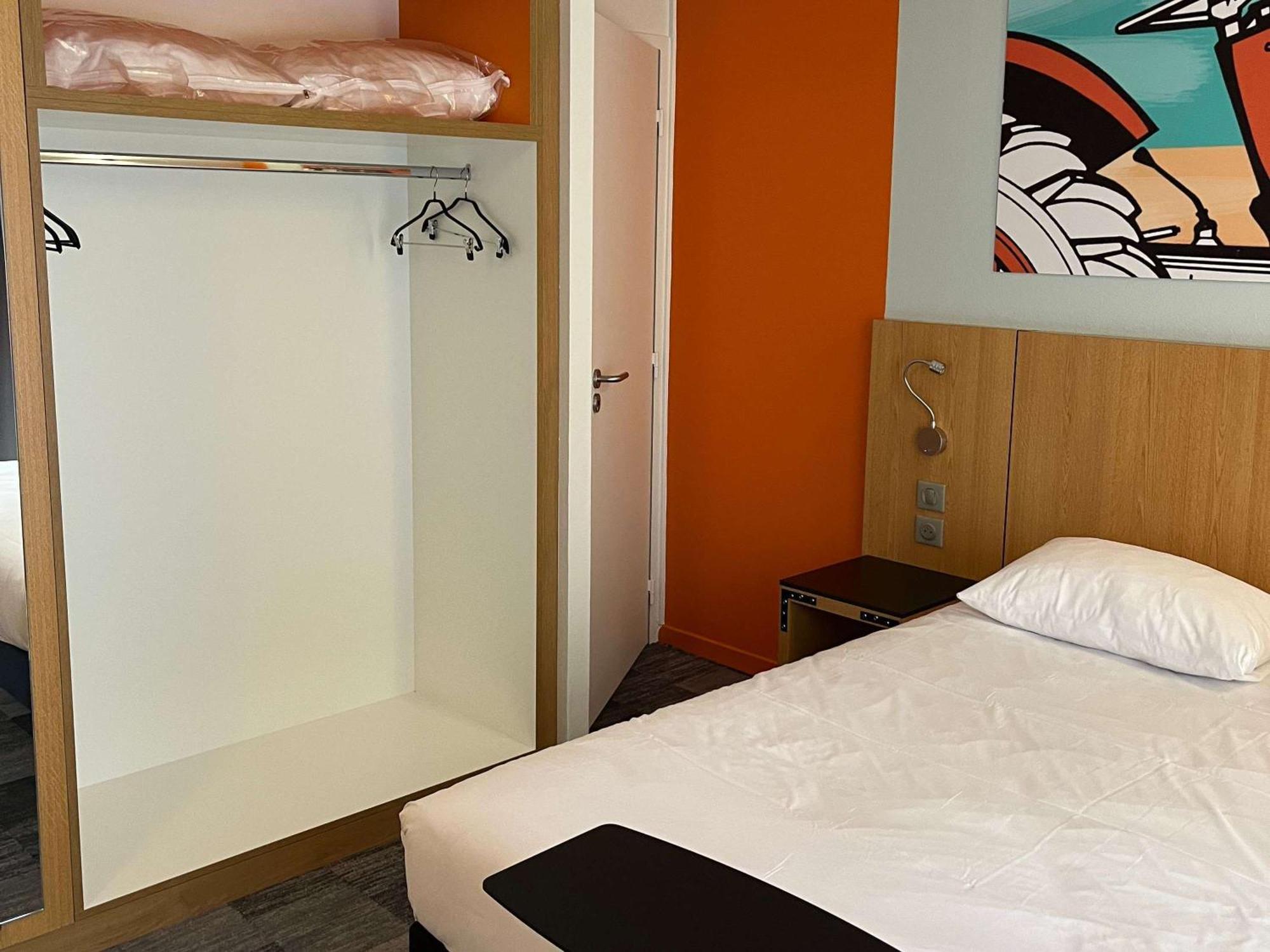 Отель Ibis Styles Bourbon Lancy Экстерьер фото