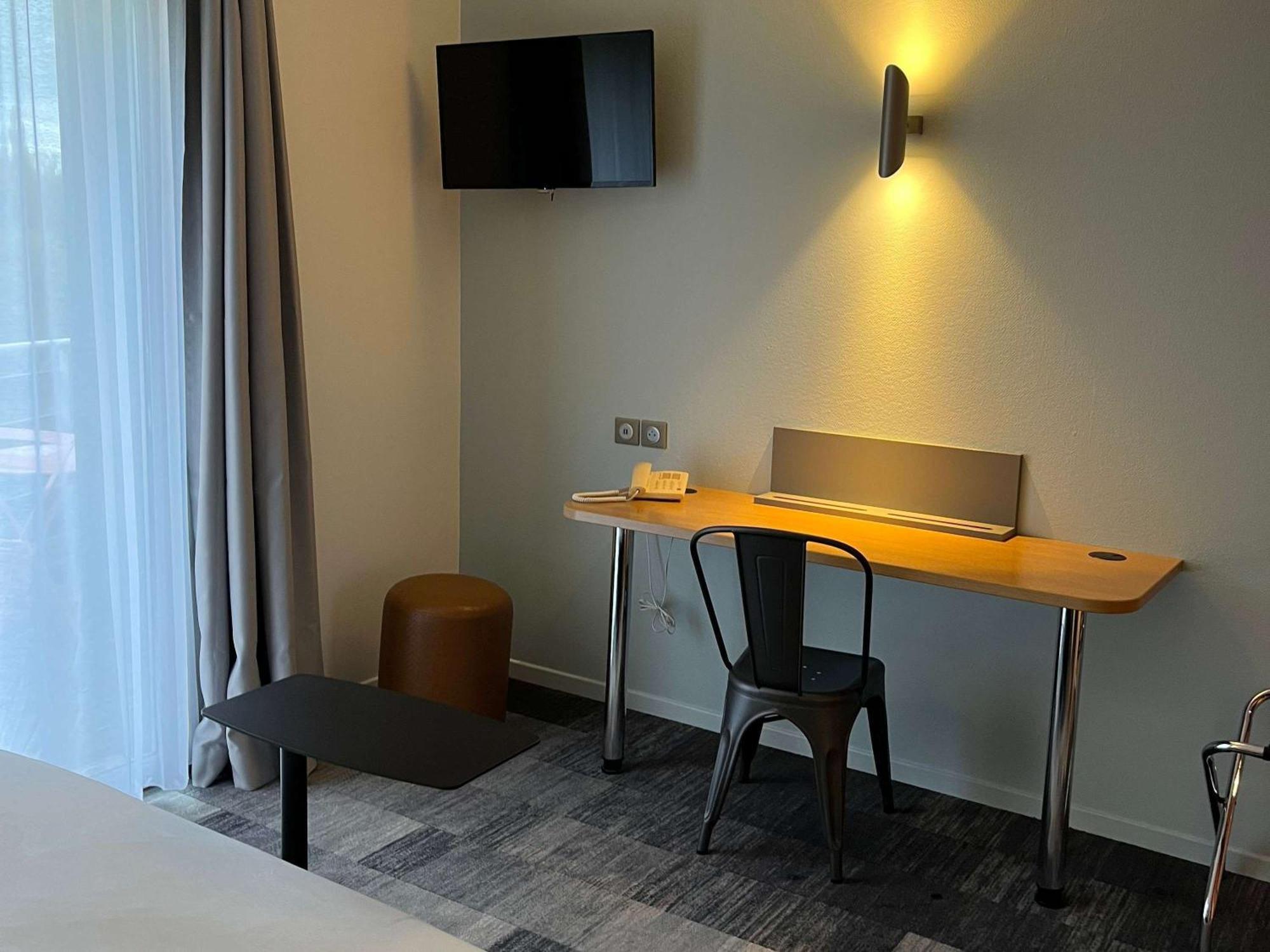 Отель Ibis Styles Bourbon Lancy Экстерьер фото