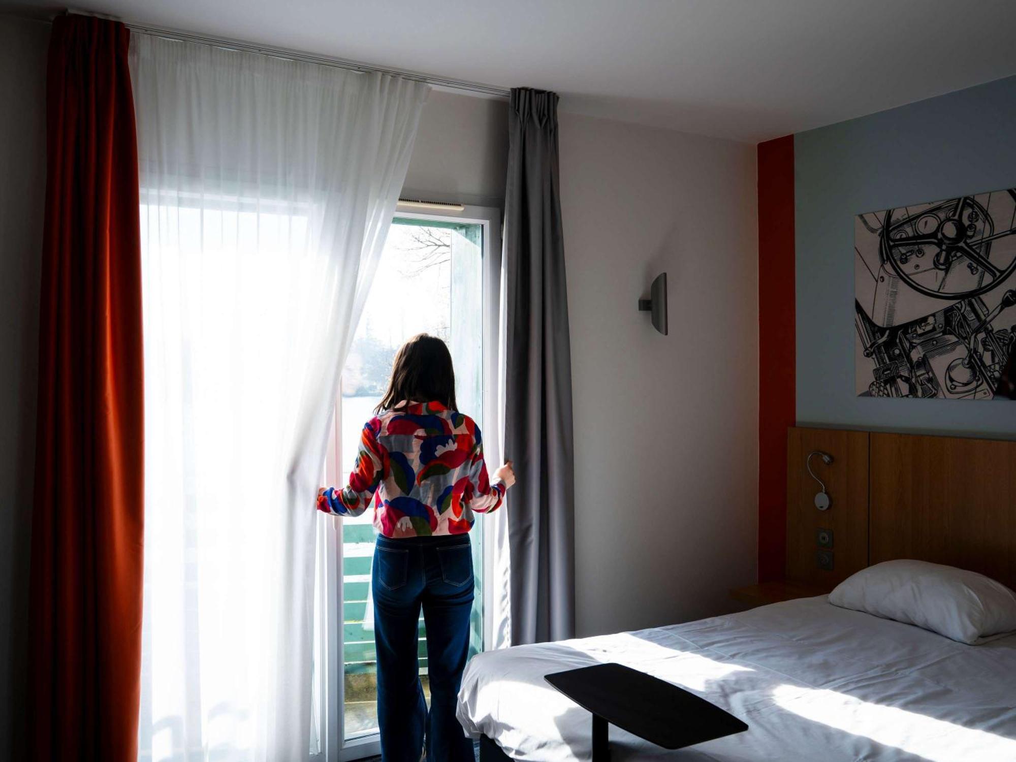Отель Ibis Styles Bourbon Lancy Экстерьер фото