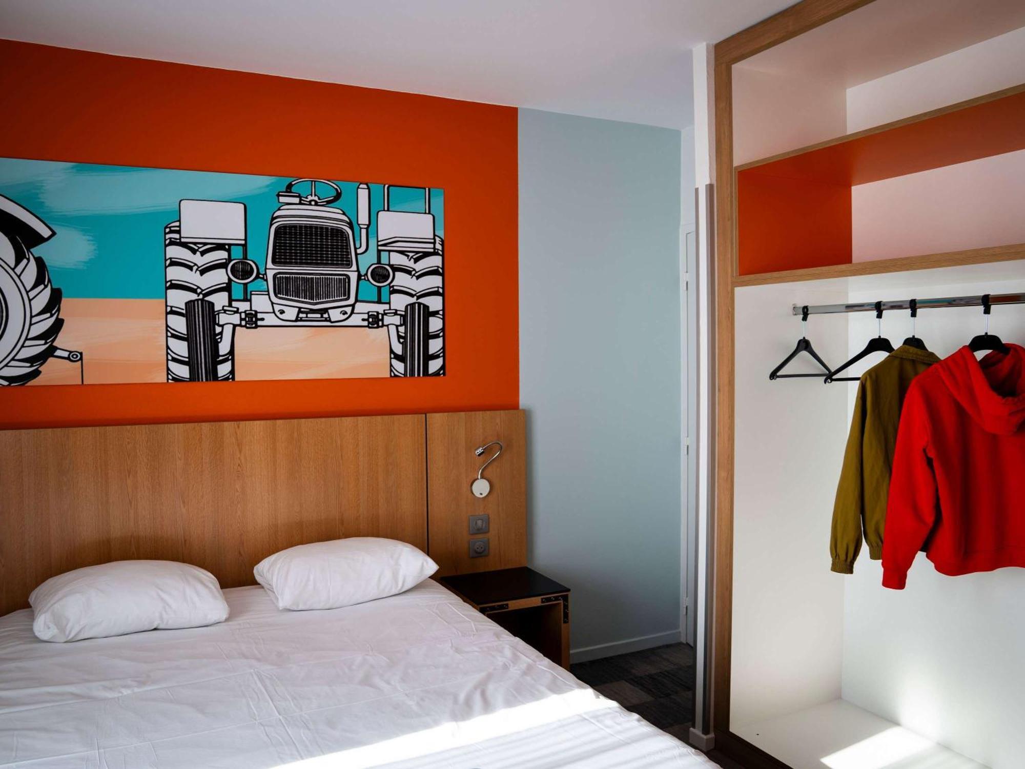 Отель Ibis Styles Bourbon Lancy Экстерьер фото