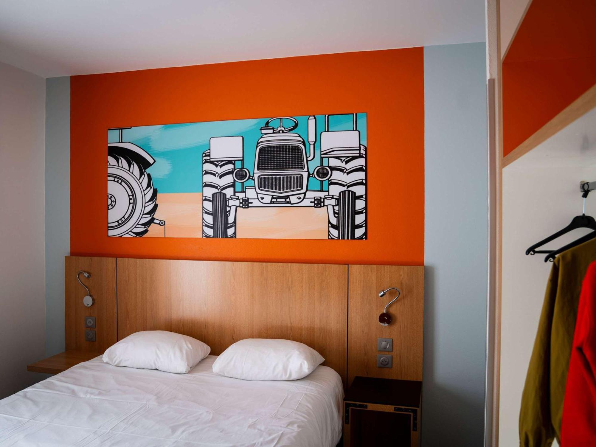 Отель Ibis Styles Bourbon Lancy Экстерьер фото