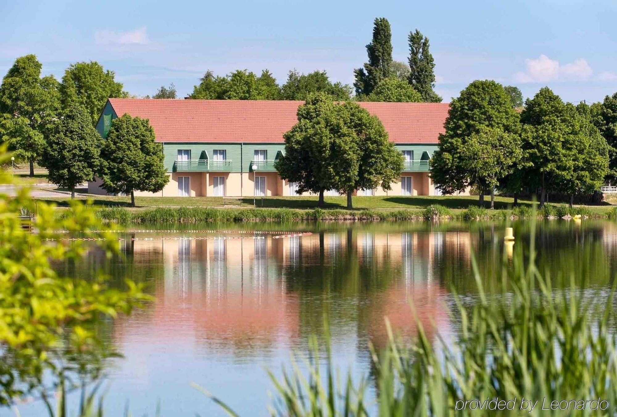 Отель Ibis Styles Bourbon Lancy Экстерьер фото